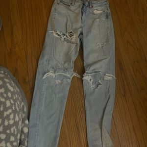 Light wash womens jeans